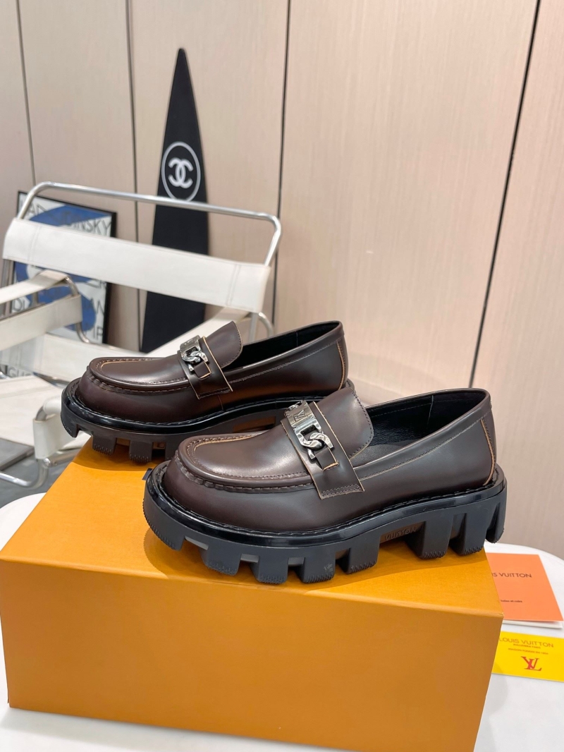 l0vis Vvtt0n loafers